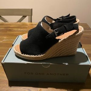 TOMS 7.5 Monica Espadrille Black Suede Wedge Peep Toe Sandals NIB